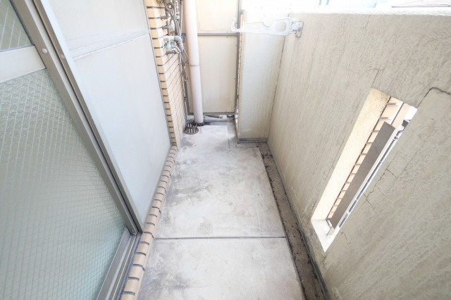 大阪市東成区大今里西３丁目の賃貸マンションのバルコニー