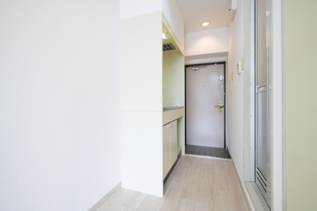 大阪市東成区大今里西３丁目の賃貸マンションの玄関