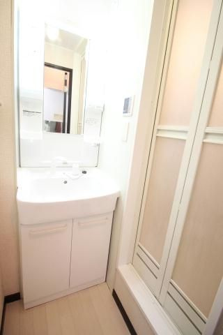 レオネクスト風の洗面所