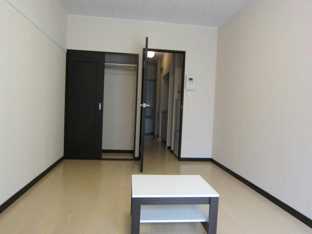 レオネクスト風の寝室