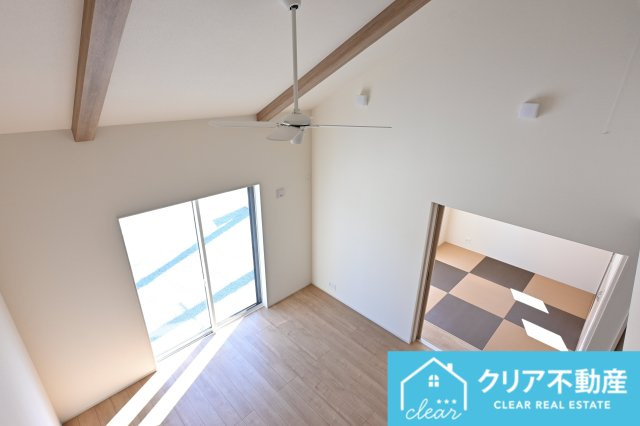 【設備】 | 太田市鳥山中町　ブルーミングガーデン | 開放的な吹き抜け天井