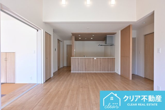 【居間・リビング】 | 太田市鳥山中町　ブルーミングガーデン | 家族揃っての食事が楽しくなる広々としたダイニング♪