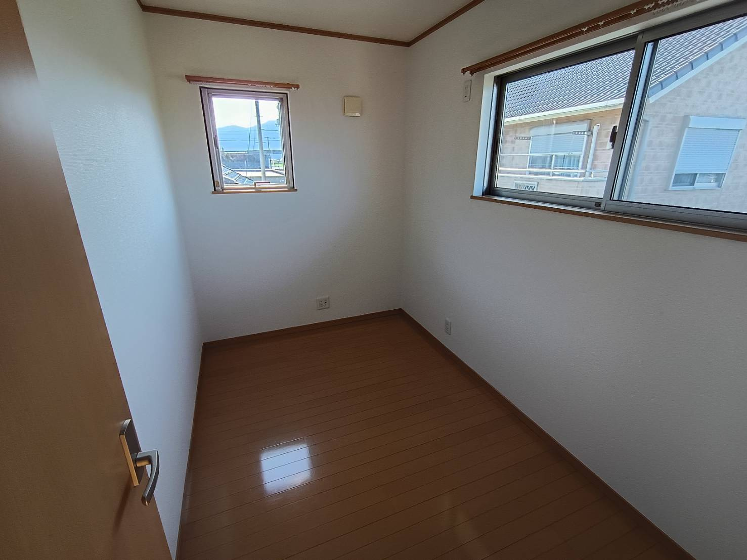 西条市喜多台104-15　中古戸建の洋室