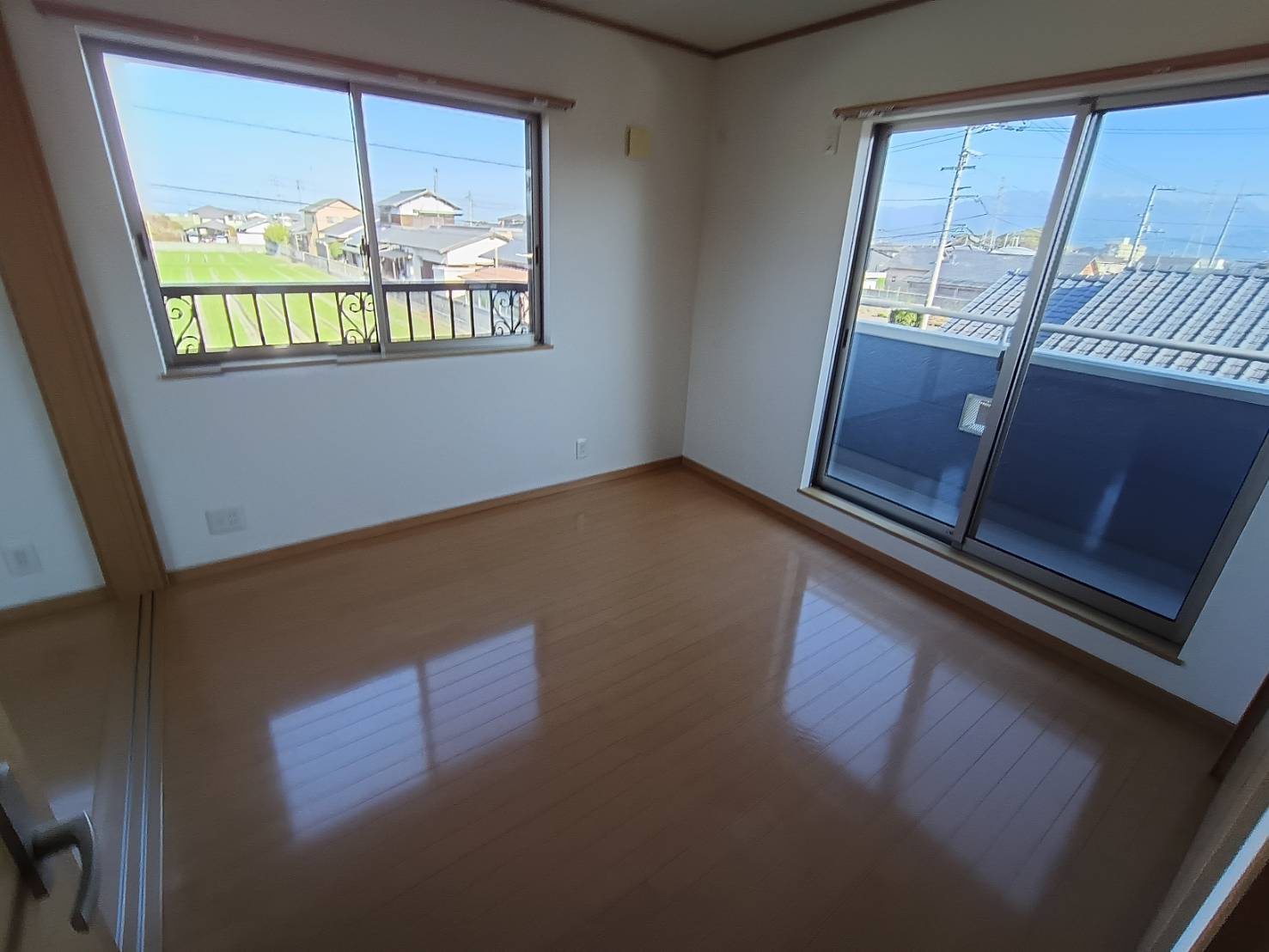 西条市喜多台104-15　中古戸建の洋室