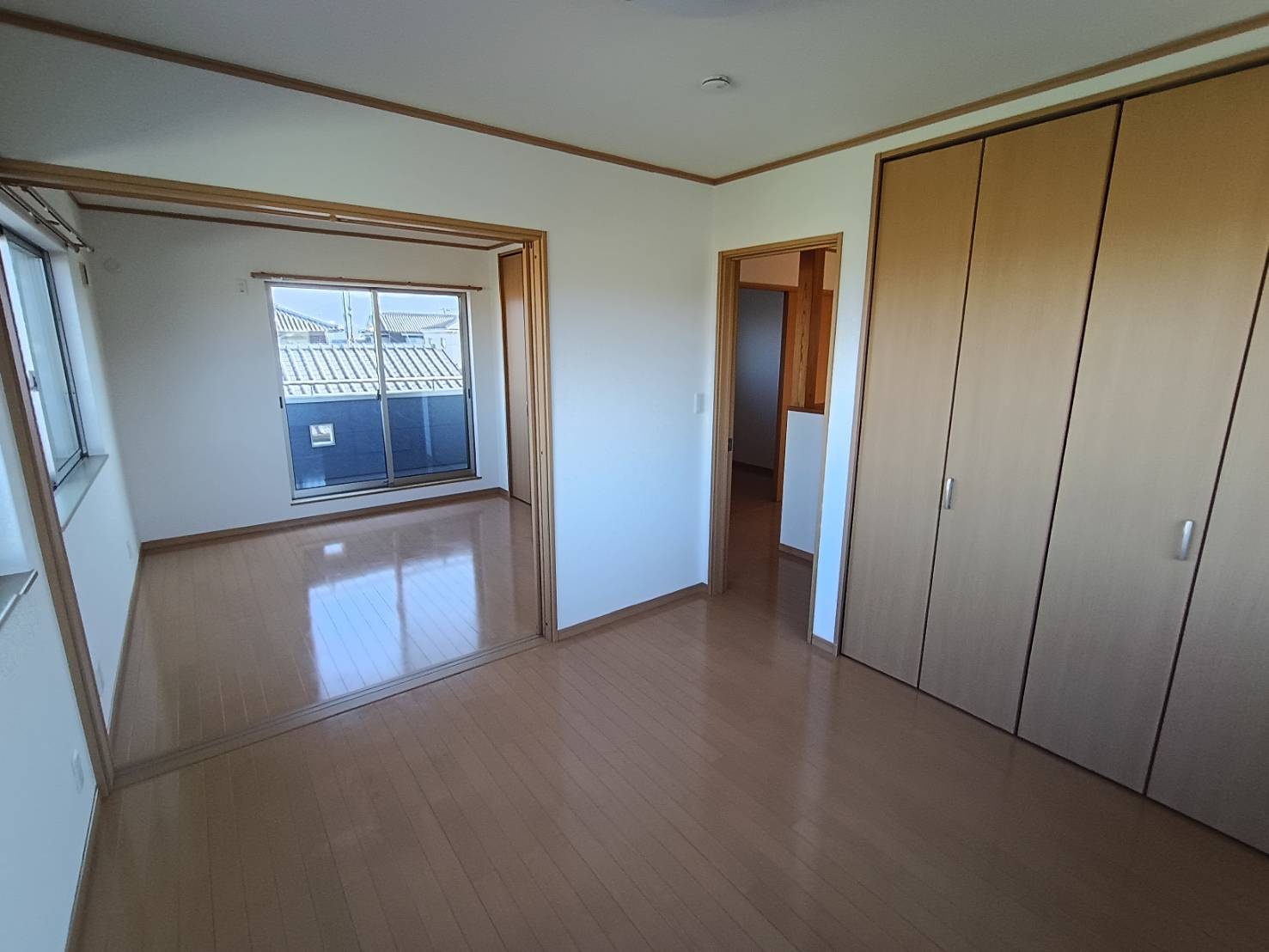 西条市喜多台104-15　中古戸建の洋室