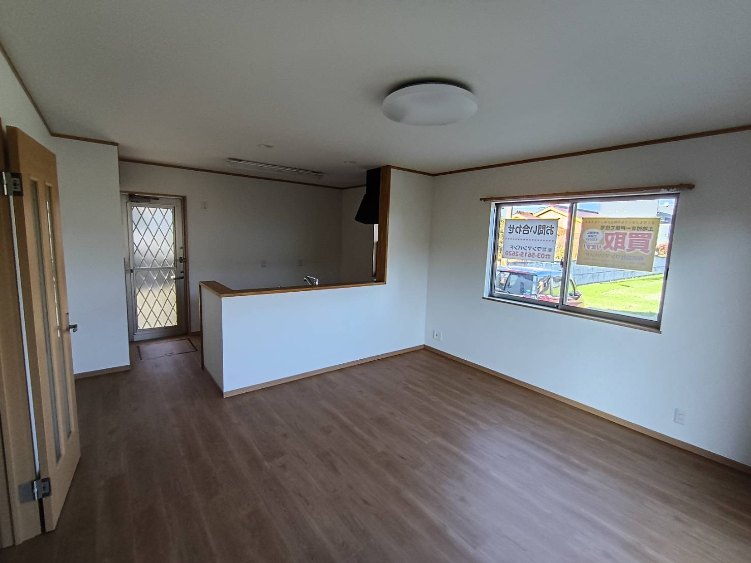 西条市喜多台104-15　中古戸建の居間・リビング