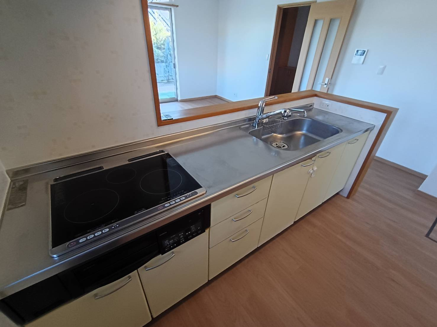 西条市喜多台104-15　中古戸建のキッチン