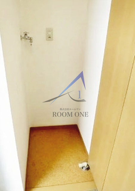 リリー学芸大学の設備|洗濯機置場です。