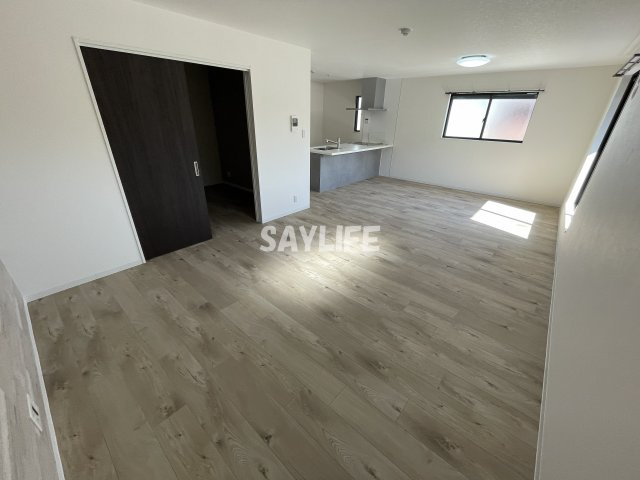 エトワールヴィル-R小阪本町レジデンスの居間・リビング