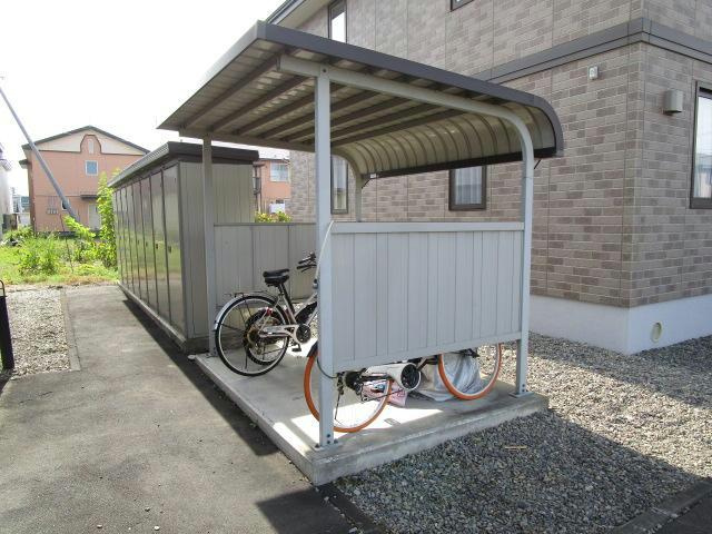 グランドールB館の駐車場