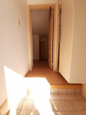 【玄関】 | ドリーム・シャトー | 収納もある玄関です