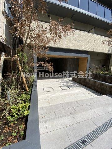 Urban Breeze 巣鴨のエントランス