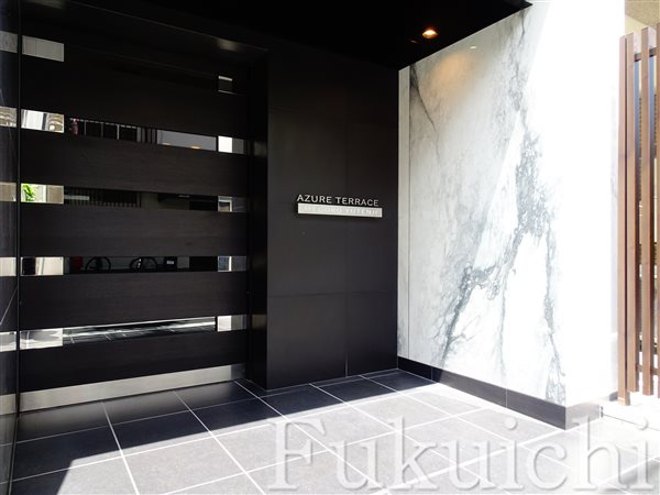 アジュールテラス目黒祐天寺のエントランス