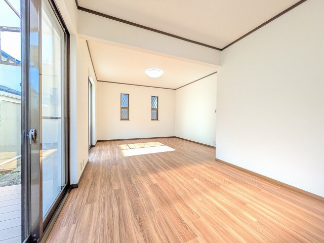 八王子市　石川町　中古戸建ての内装|～12.5帖のダイニング　キッチンを入れると17.5帖の広々LDK～