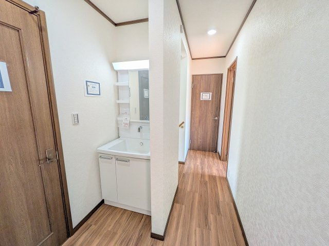 八王子市　石川町　中古戸建ての独立洗面台|～2階にセカンド洗面台有り～