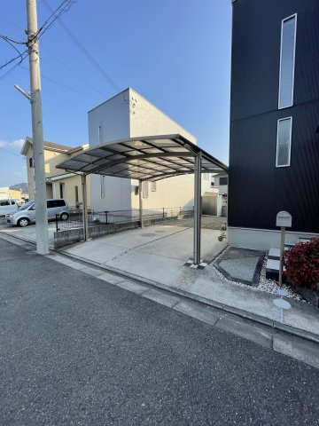 海南市且来・中古戸建・54753の駐車場