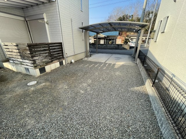 海南市且来・中古戸建・54753の駐車場