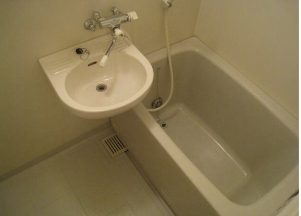 フレール松原の浴室