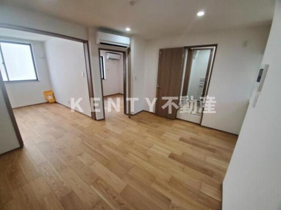 【居間・リビング】 | クレストラン蒲田 | こちらのリビングで趣味の時間をお楽しみください