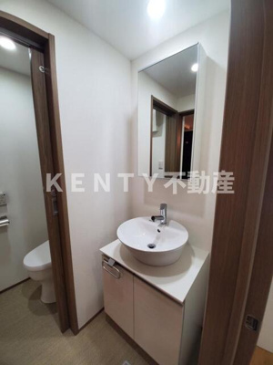 【洗面所】 | クレストラン蒲田 | スペースが確保できる洗面所です