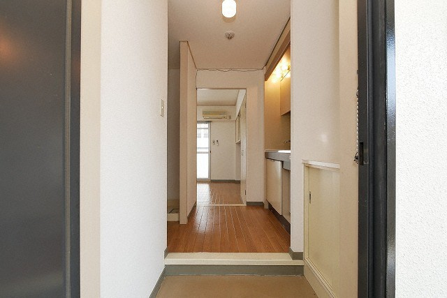 グリーンハイツ今津の玄関