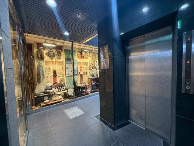郁文堂青山通りビル　4Fのエントランス