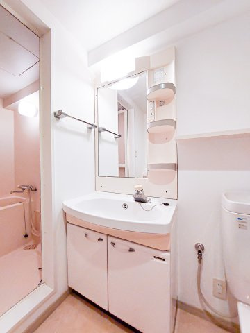 グランドサヴォイ　7階の独立洗面台|別号室のものです。現状優先になります。