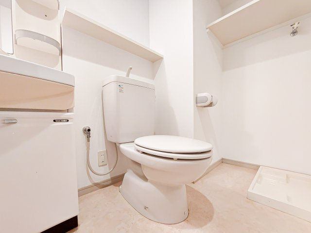 グランドサヴォイ　7階のトイレ|別号室のものです。現状優先になります。