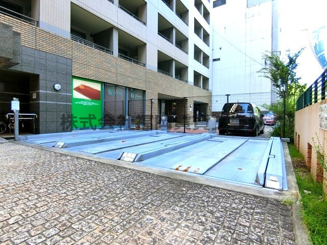 グランドサヴォイ　7階の駐車場
