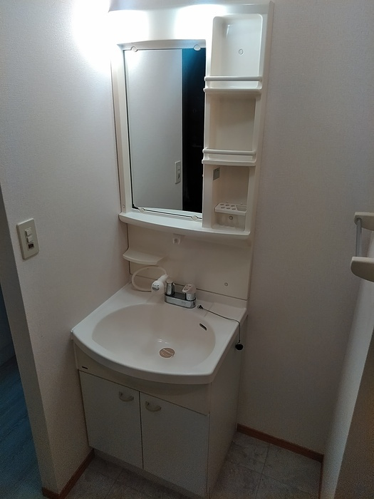 コンフィアンサ山本の独立洗面台|洗髪洗面化粧台