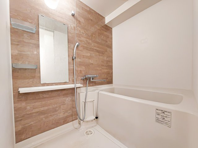 サヴォイフェアリーパーク　2階の浴室|別号室のものです。現状優先になります。
※床・設備の色はお部屋によって異なります。
