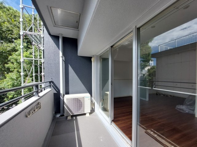 サヴォイフェアリーパーク　2階のバルコニー|別号室のものです。現状優先になります。
※床・設備の色はお部屋によって異なります。
