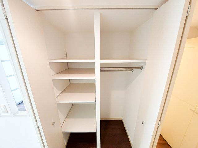 サヴォイフェアリーパーク　2階の収納|別号室のものです。現状優先になります。
※床・設備の色はお部屋によって異なります。