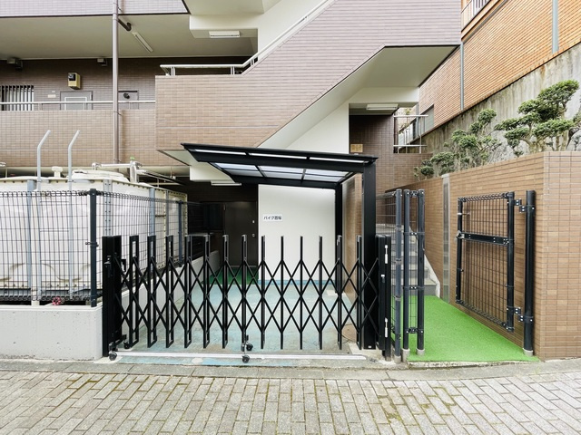 ロイヤルパークヒルの駐車場