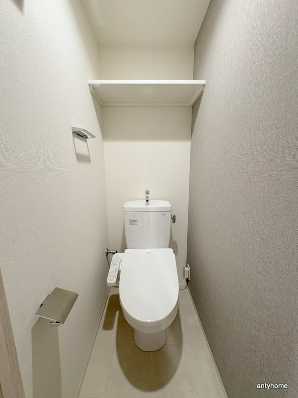 コンフォリア・リヴ北浜高麗橋　仲介手数料無料のトイレ
