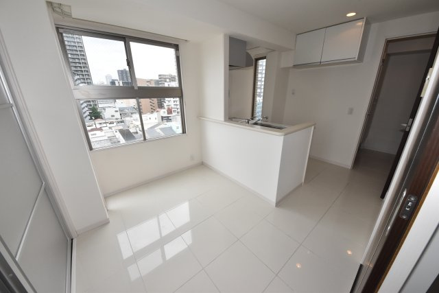 ギャラリー谷町の居間・リビング