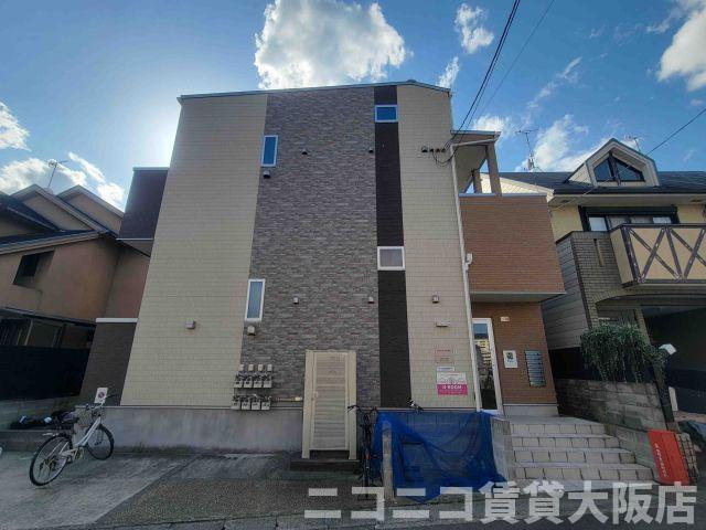 京都市山科区勧修寺東栗栖野町のアパートの外観