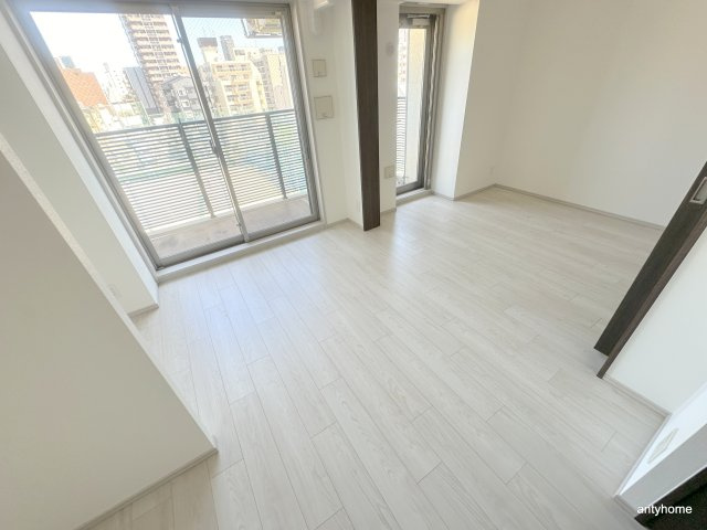 エステムコート北堀江2　仲介手数料無料の居間・リビング