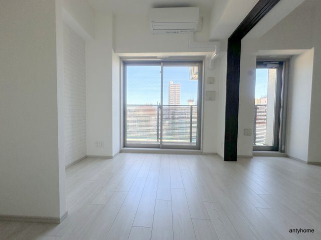 エステムコート北堀江2　仲介手数料無料の居間・リビング