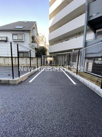 Urban Breeze 巣鴨の駐車場