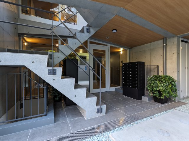 ミオテゾーロ哲学堂カーザのエントランス|ゆとりのあるエントランスです