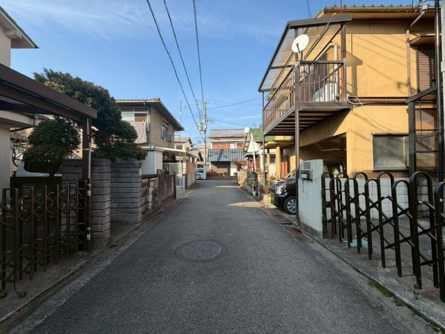 和歌山市新在家・中古戸建・116597の前面道路含む現地写真