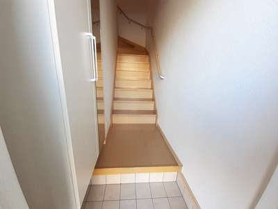 【玄関】 | リバージュ横峰A