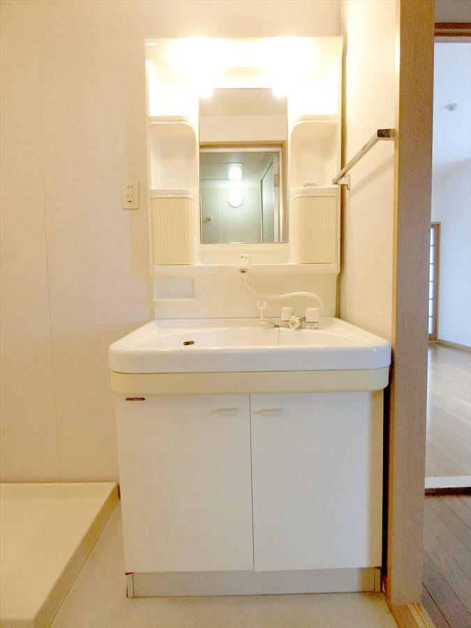 グランドハイツの洗面所|忙しい朝には欠かせない洗面所です