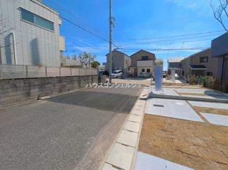 【前面道路含む現地写真】