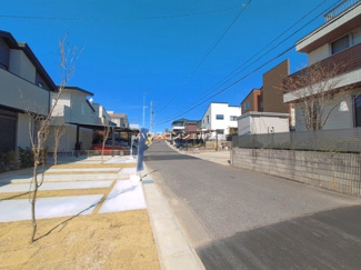 【前面道路含む現地写真】