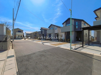 【前面道路含む現地写真】