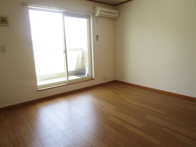 グッドウェリング上ノ坂の居間・リビング