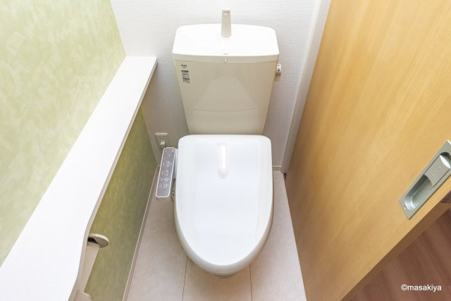 蔵谷ハイツのトイレ|写真は同じ大和ハウス施工の物です。色、仕様は若干異なります。