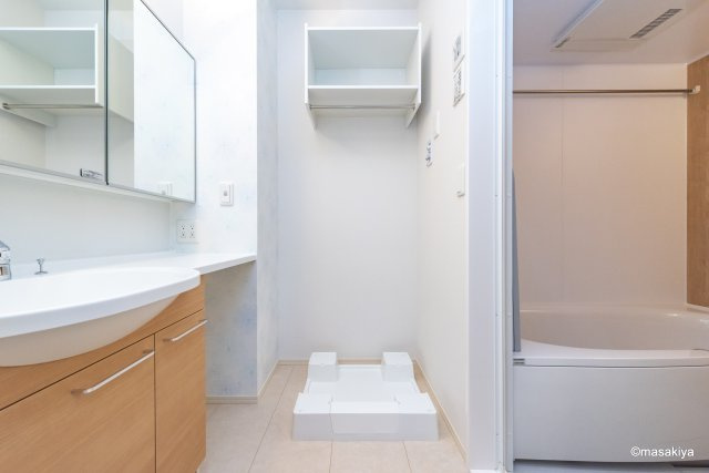 蔵谷ハイツの洗面所|写真は同じ大和ハウス施工の物です。色、仕様は若干異なります。